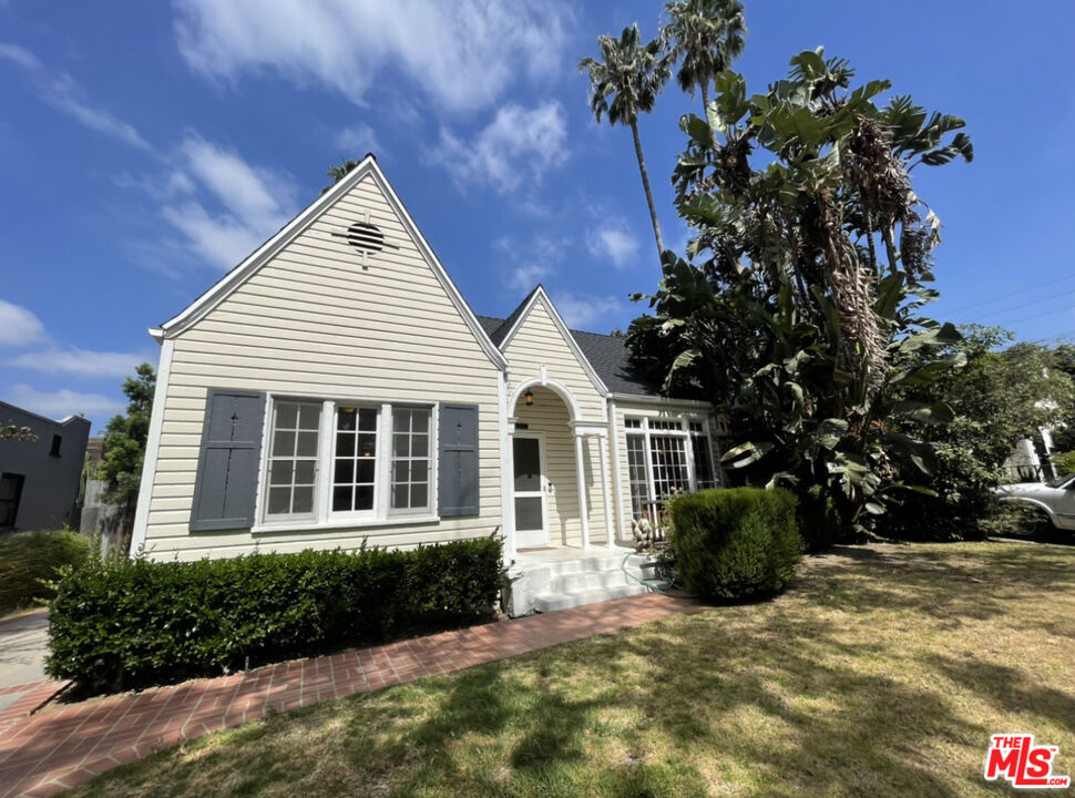 741 N MARTEL AVE