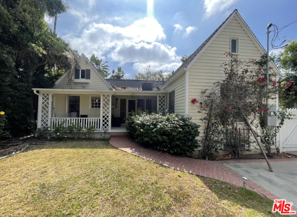 741 N MARTEL AVE