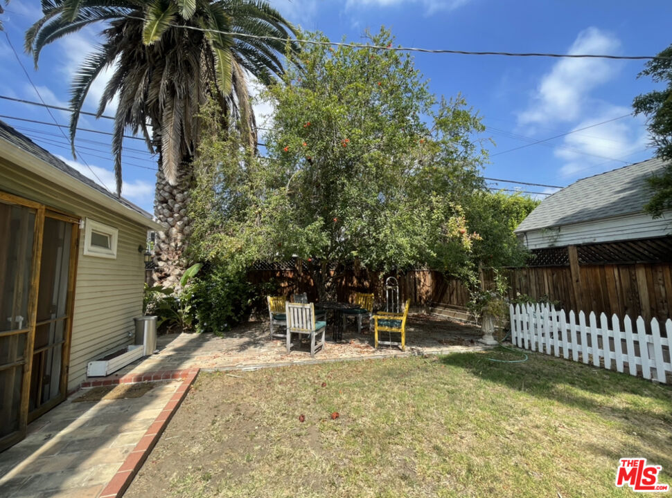 741 N MARTEL AVE