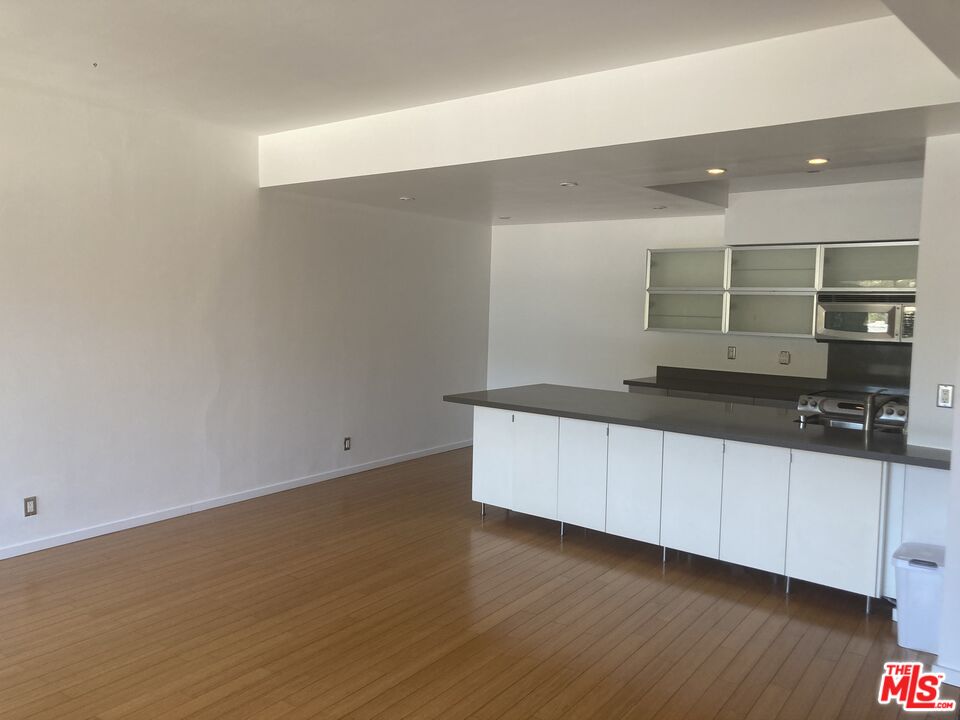 7250 Franklin Ave Unit: 903