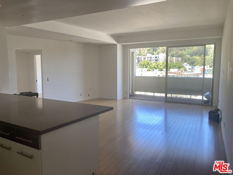 7250 Franklin Ave Unit: 903