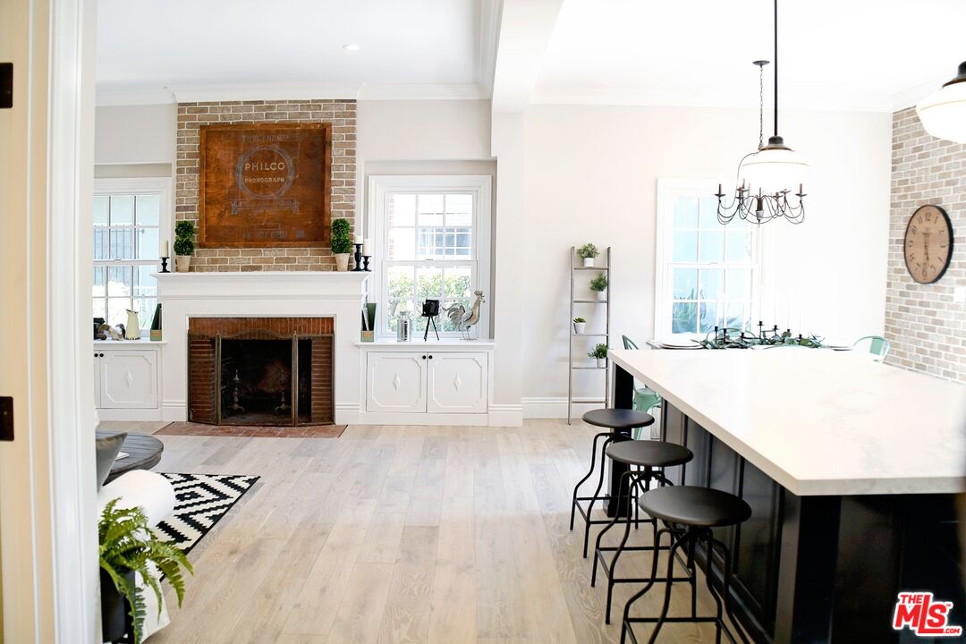 137 N Harper Ave