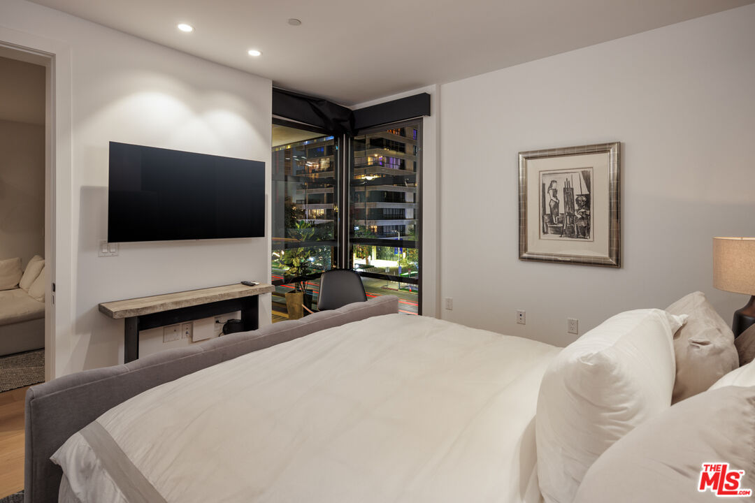 10777 Wilshire Blvd Unit: 402