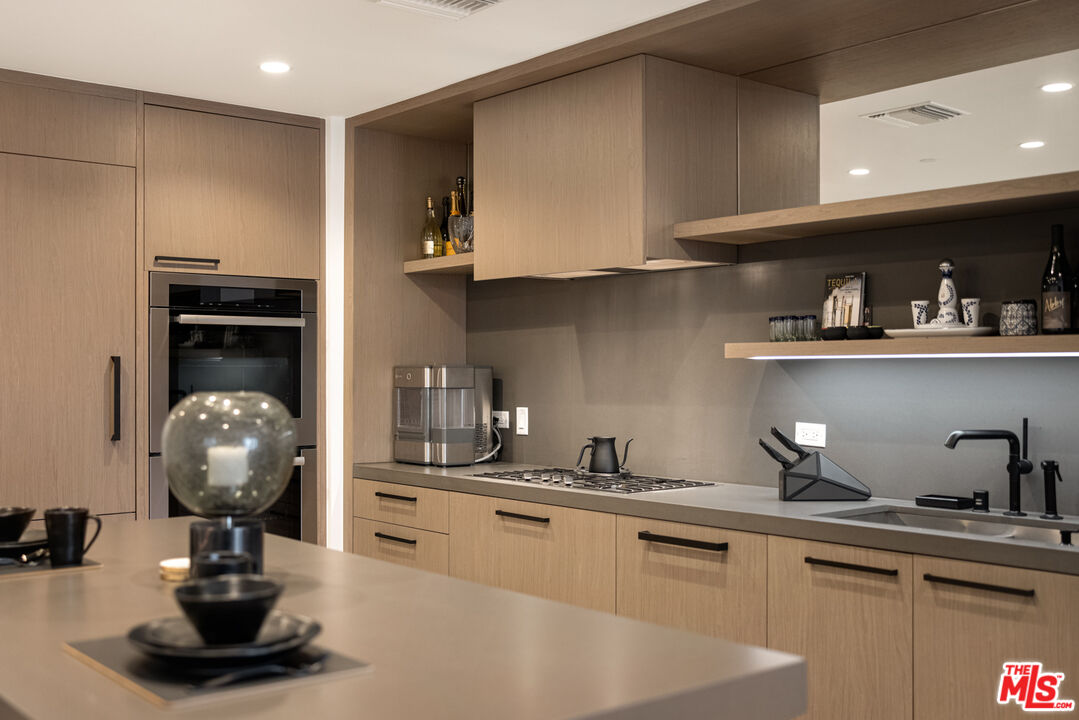 10777 Wilshire Blvd Unit: 402