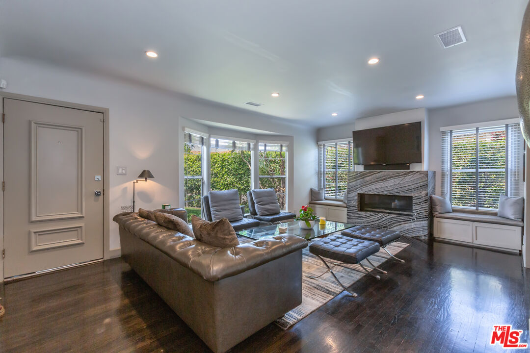 1300 S Tremaine Ave