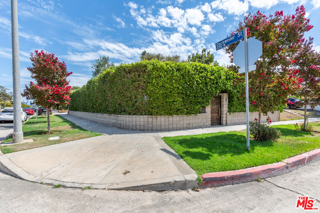 1300 S Tremaine Ave