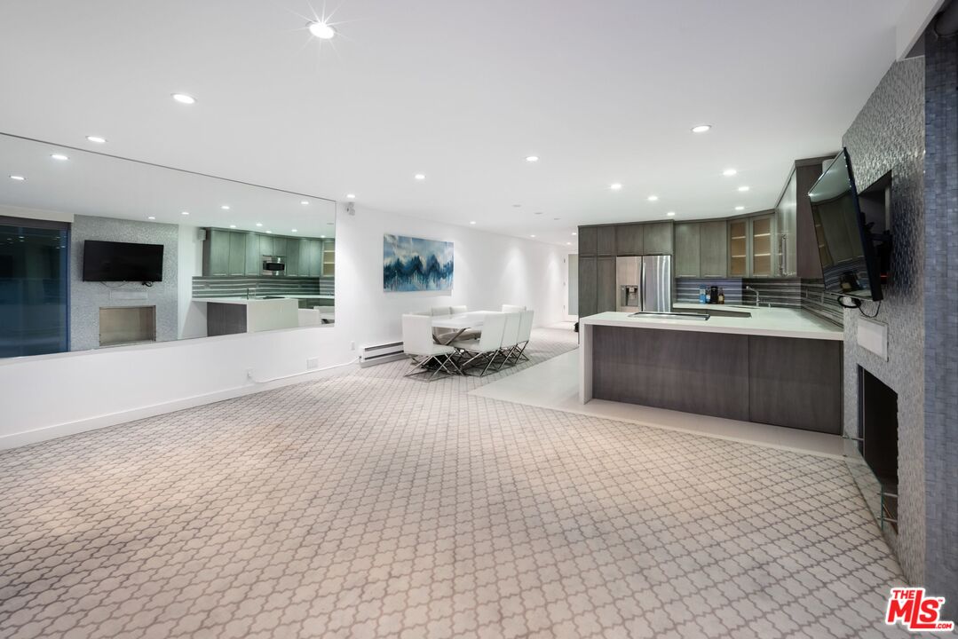 6 Eastwind St Unit: 230 