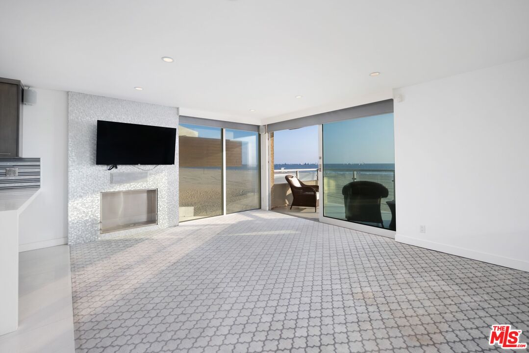 6 Eastwind St Unit: 230 