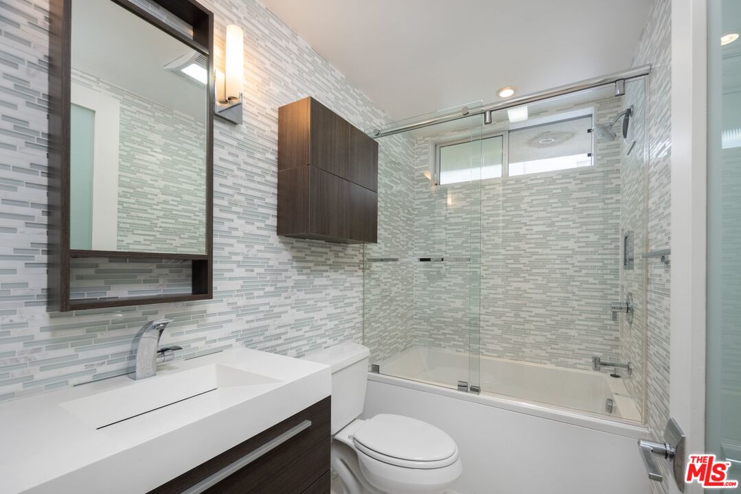 6 Eastwind St Unit: 230 