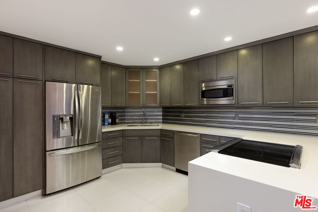 6 Eastwind St Unit: 230 