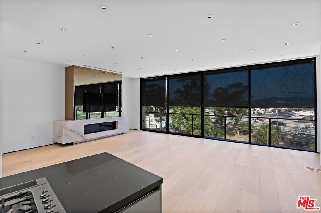 2358 Riverside Dr