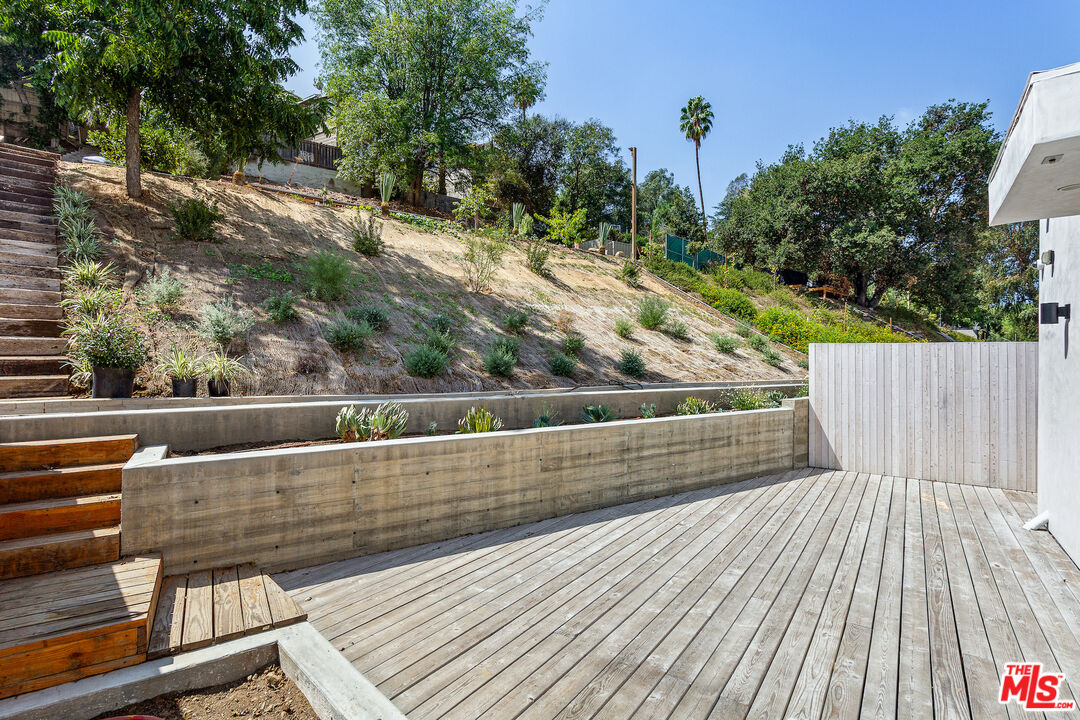 2358 Riverside Dr