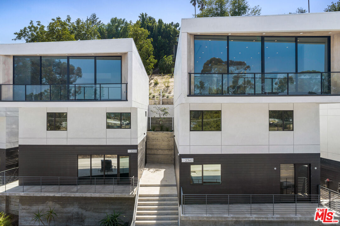 2358 Riverside Dr