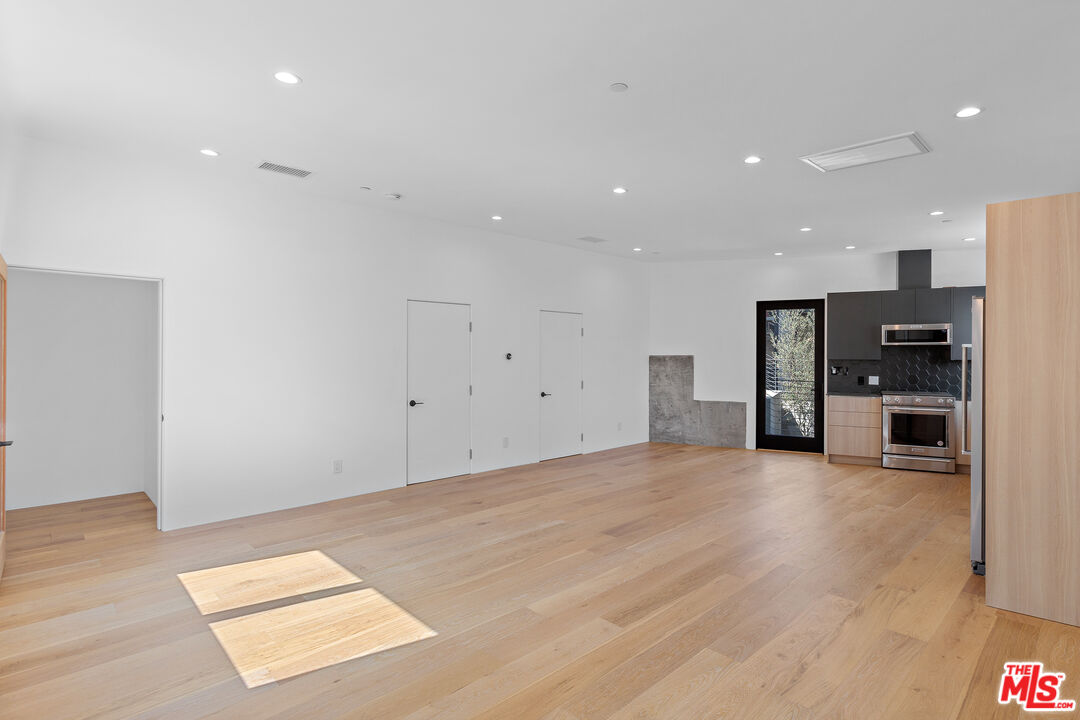 2358 Riverside Dr