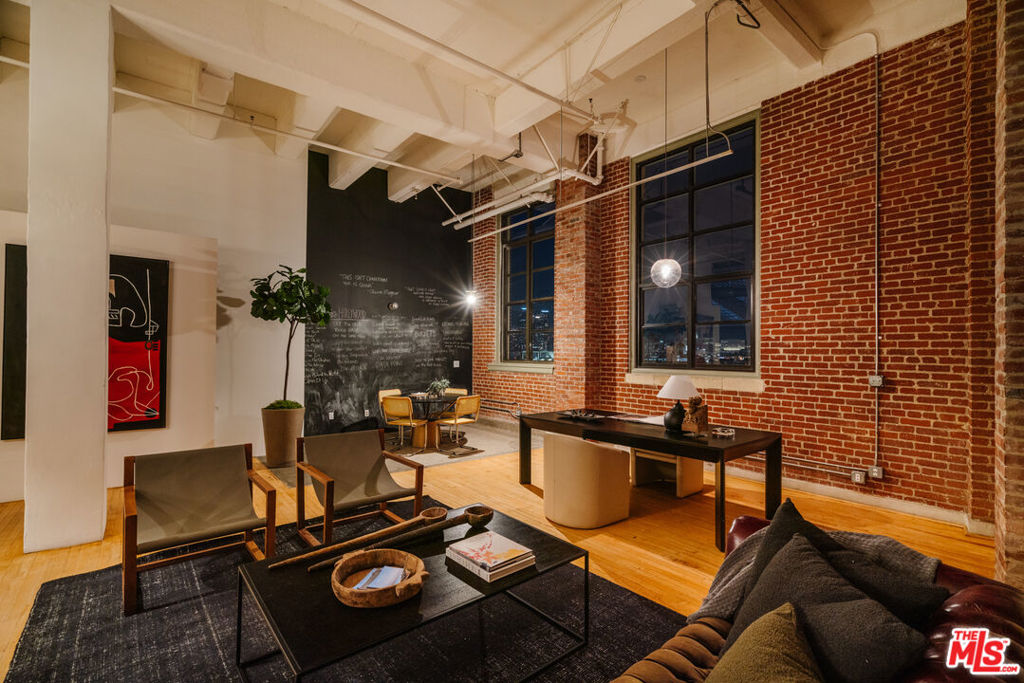 1850 INDUSTRIAL Street Unit: 703
