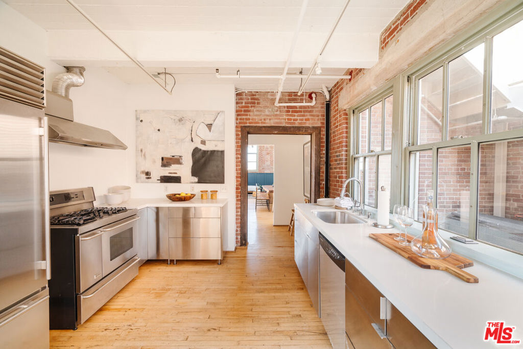 1850 INDUSTRIAL Street Unit: 703