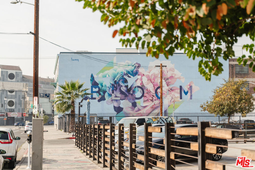 1850 INDUSTRIAL Street Unit: 703