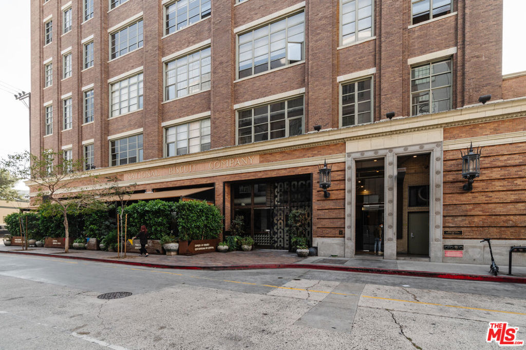 1850 INDUSTRIAL Street Unit: 703