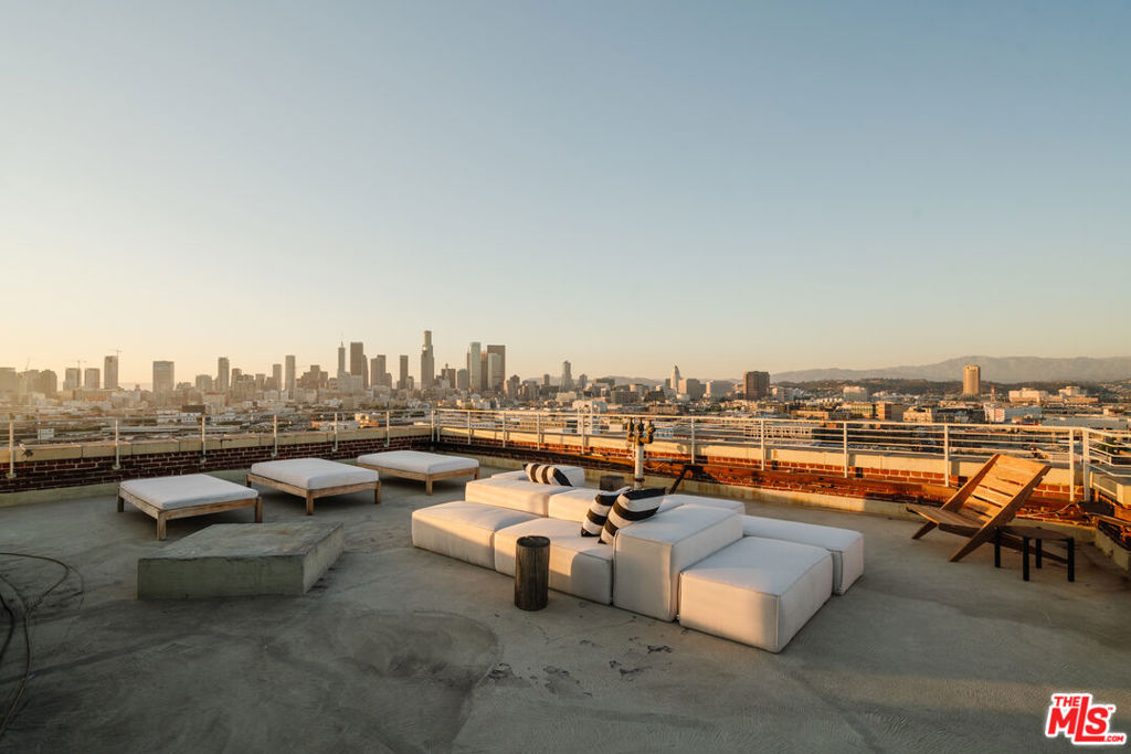 1850 INDUSTRIAL Street Unit: 703