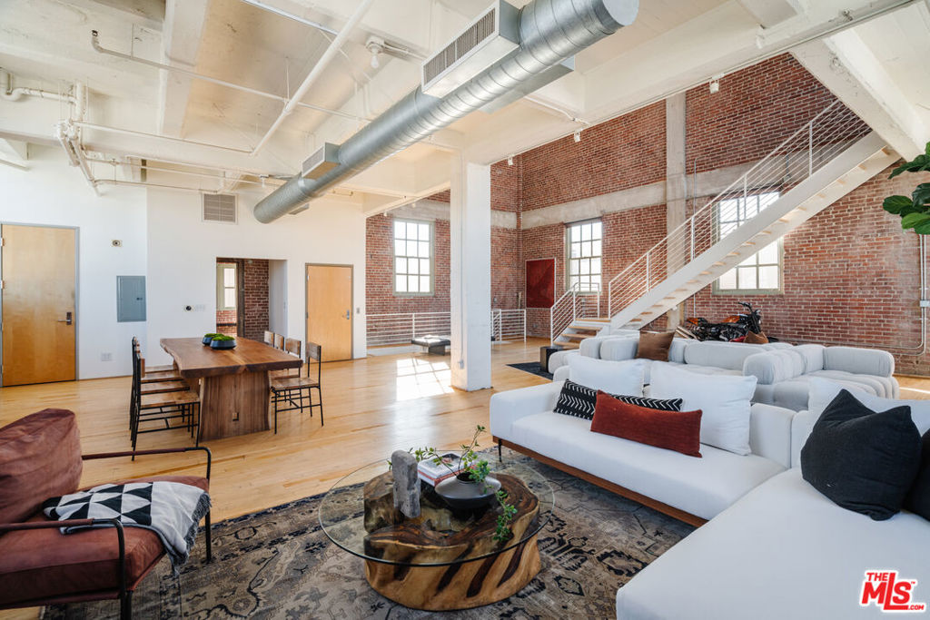 1850 INDUSTRIAL Street Unit: 703