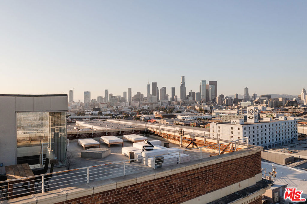 1850 INDUSTRIAL Street Unit: 703