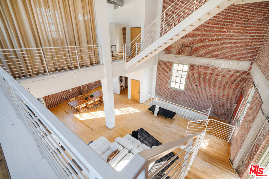 1850 INDUSTRIAL Street Unit: 703