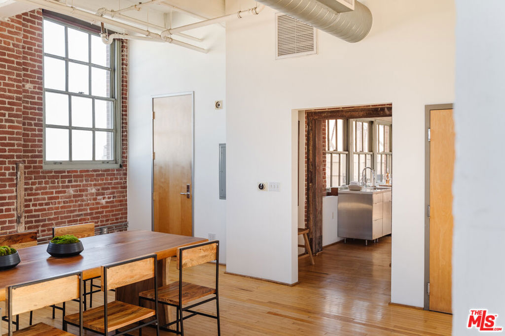 1850 INDUSTRIAL Street Unit: 703