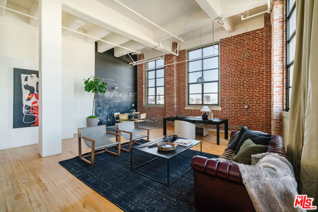 1850 INDUSTRIAL Street Unit: 703
