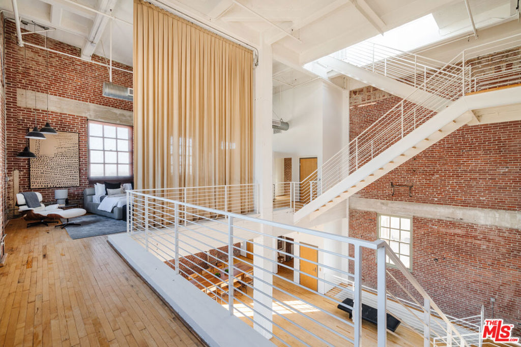 1850 INDUSTRIAL Street Unit: 703