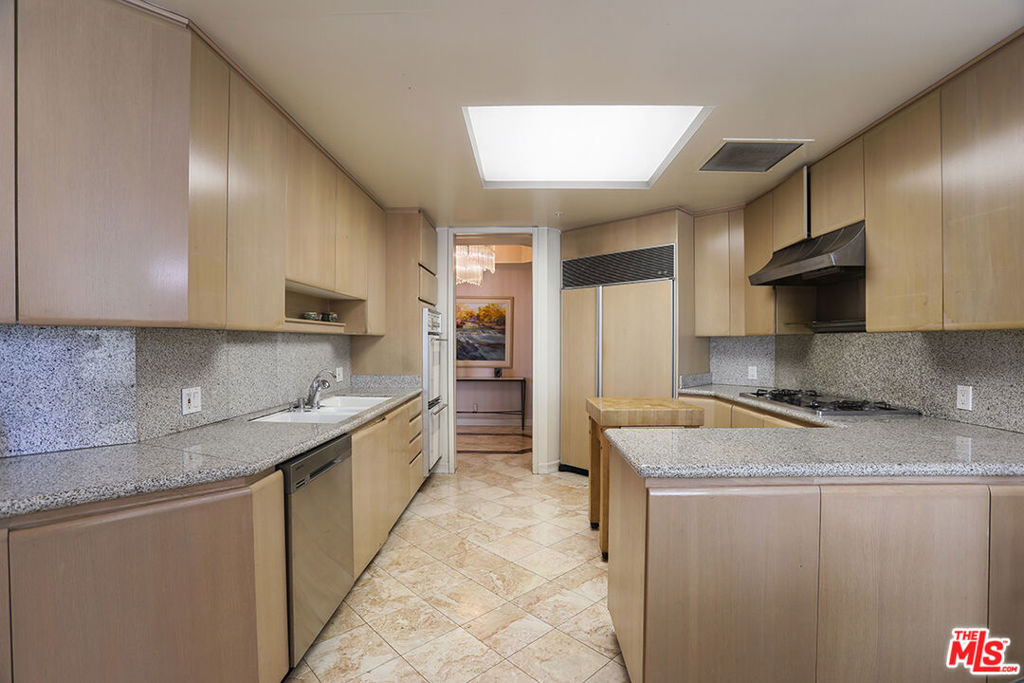 10490 WILSHIRE Boulevard Unit: 601