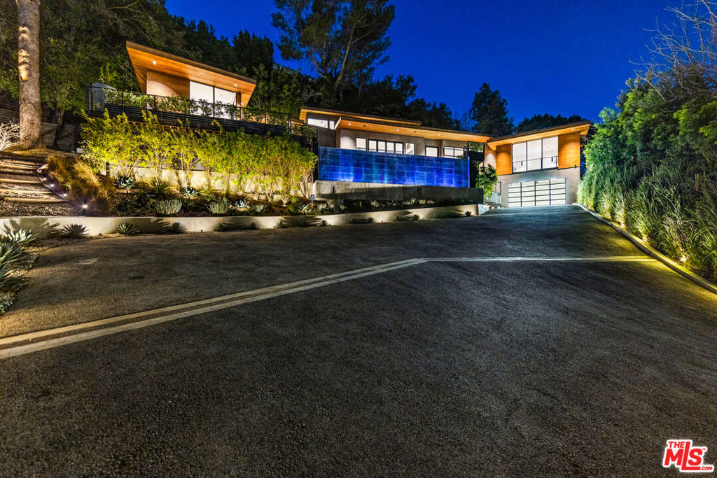727 N Beverly Glen Boulevard