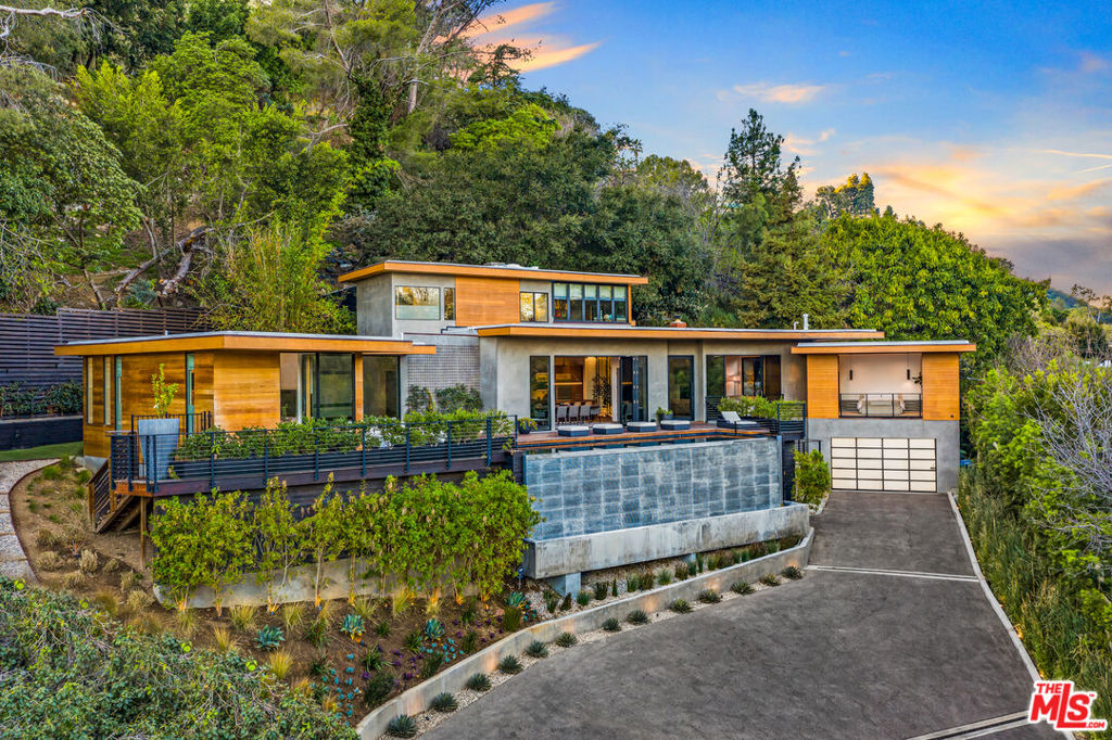 727 N Beverly Glen Boulevard