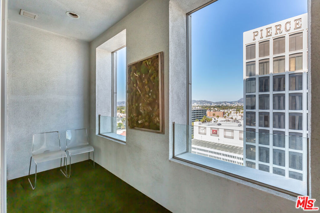 3810 Wilshire Boulevard Unit: 1002