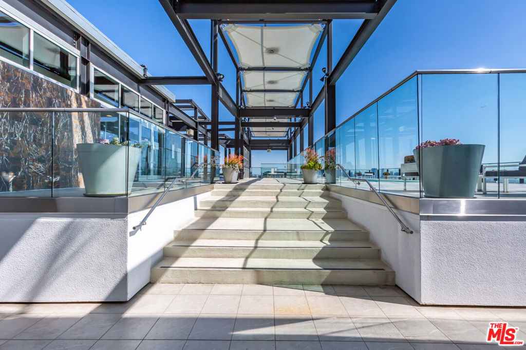 3810 Wilshire Boulevard Unit: 1002
