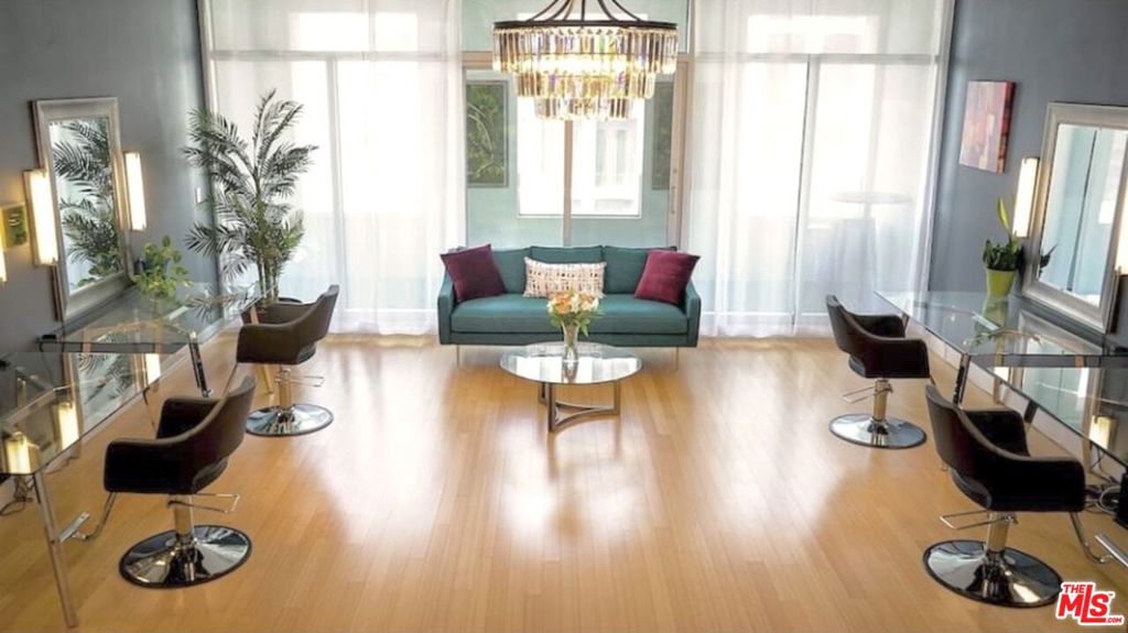 3810 Wilshire Boulevard Unit: 1002