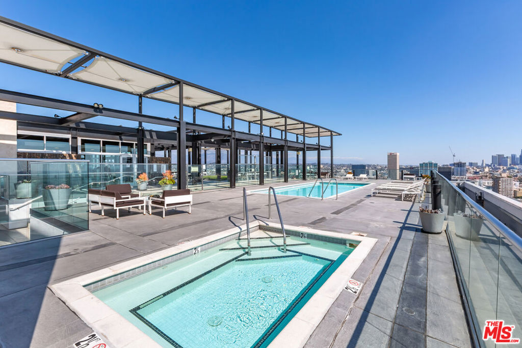 3810 Wilshire Boulevard Unit: 1002