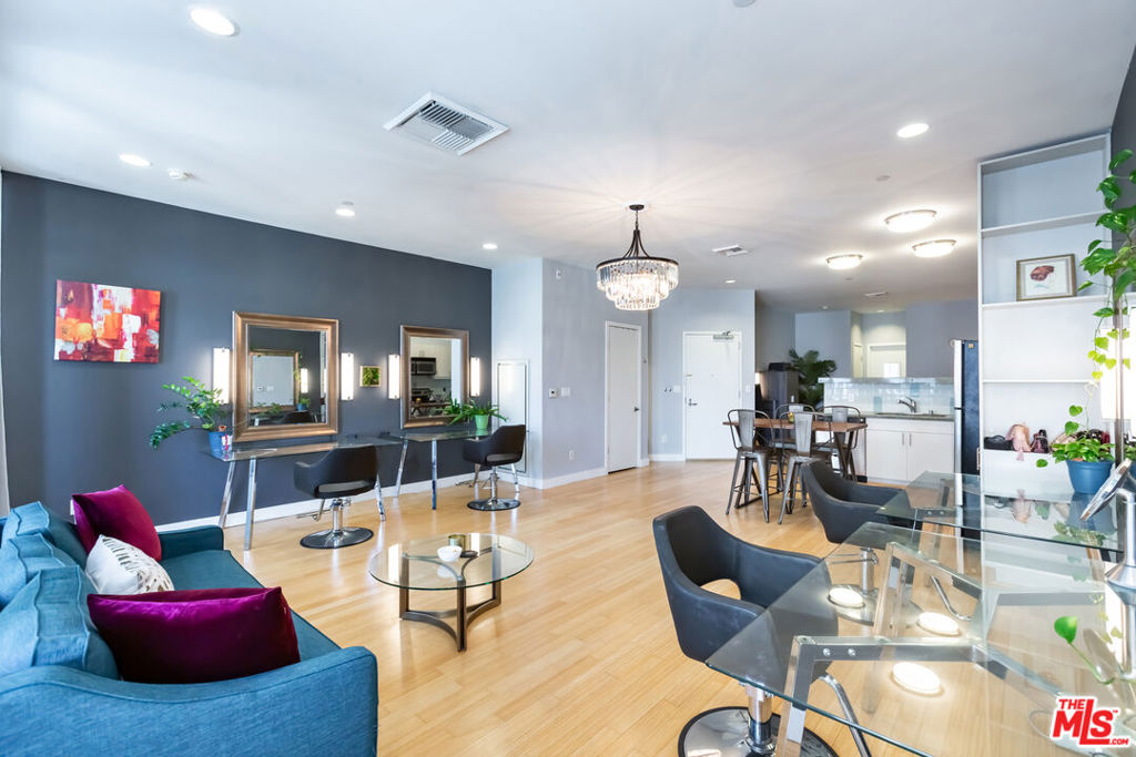3810 Wilshire Boulevard Unit: 1002