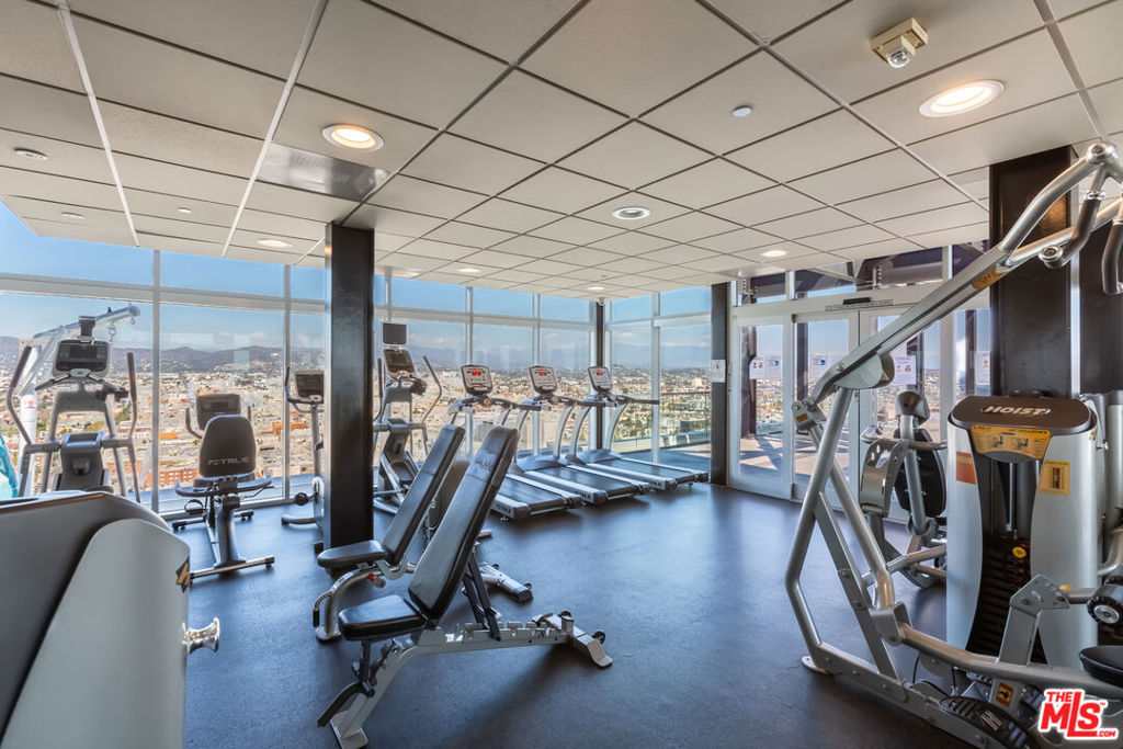 3810 Wilshire Boulevard Unit: 1002