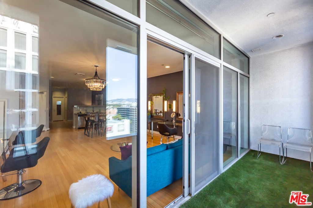 3810 Wilshire Boulevard Unit: 1002