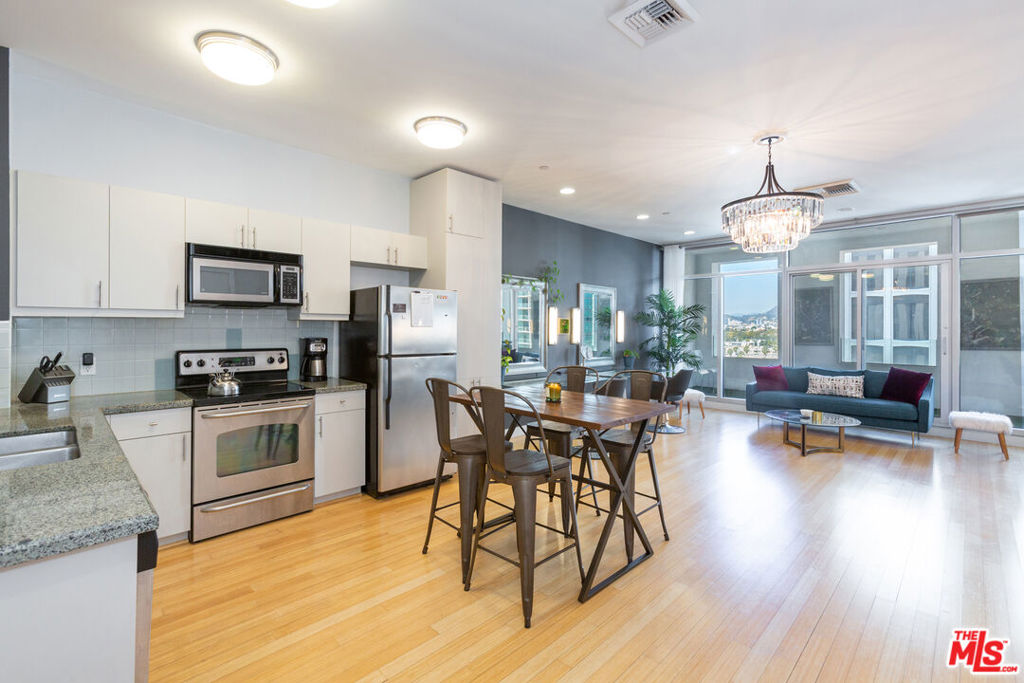 3810 Wilshire Boulevard Unit: 1002