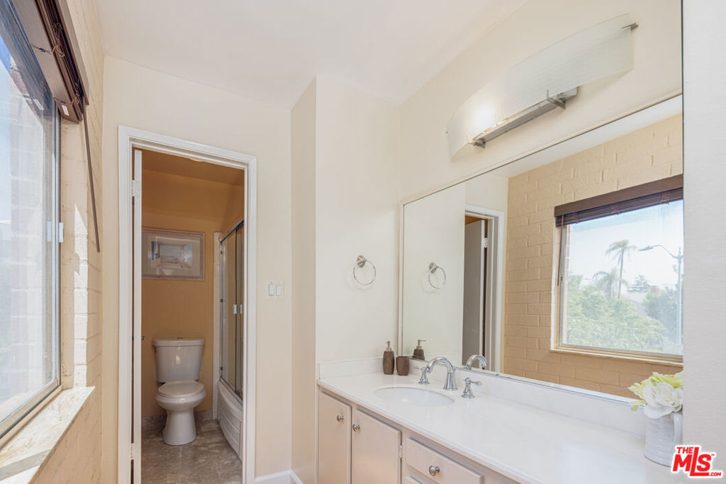 11750 W Sunset Boulevard Unit: 323