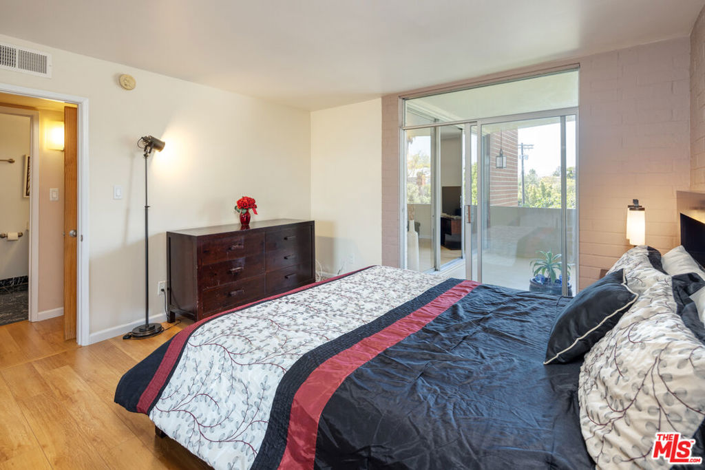 11750 W Sunset Boulevard Unit: 323