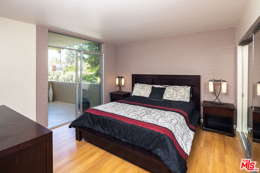 11750 W Sunset Boulevard Unit: 323