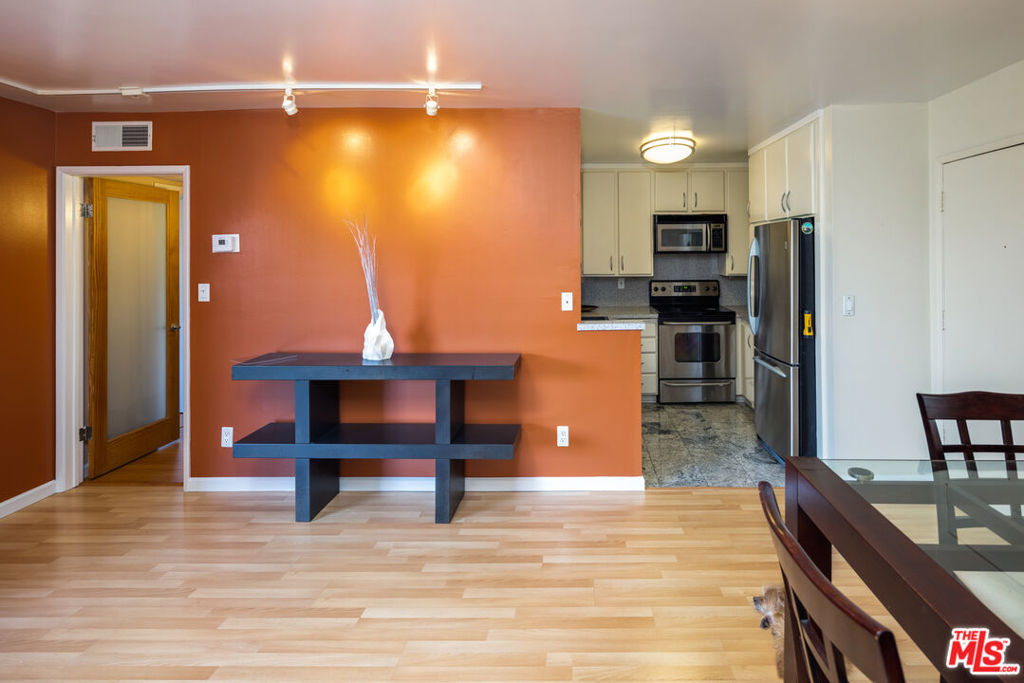 11750 W Sunset Boulevard Unit: 323