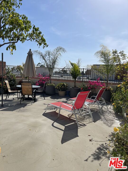 11750 W Sunset Boulevard Unit: 323
