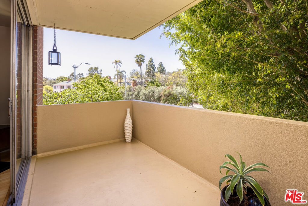 11750 W Sunset Boulevard Unit: 323