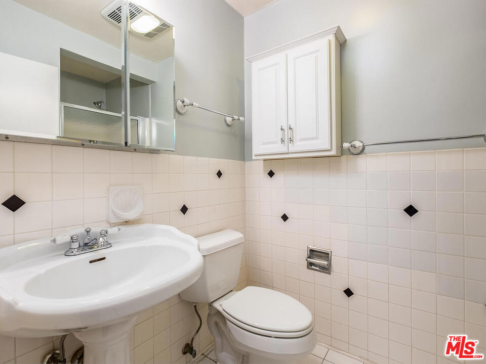 626 N ALTA VISTA