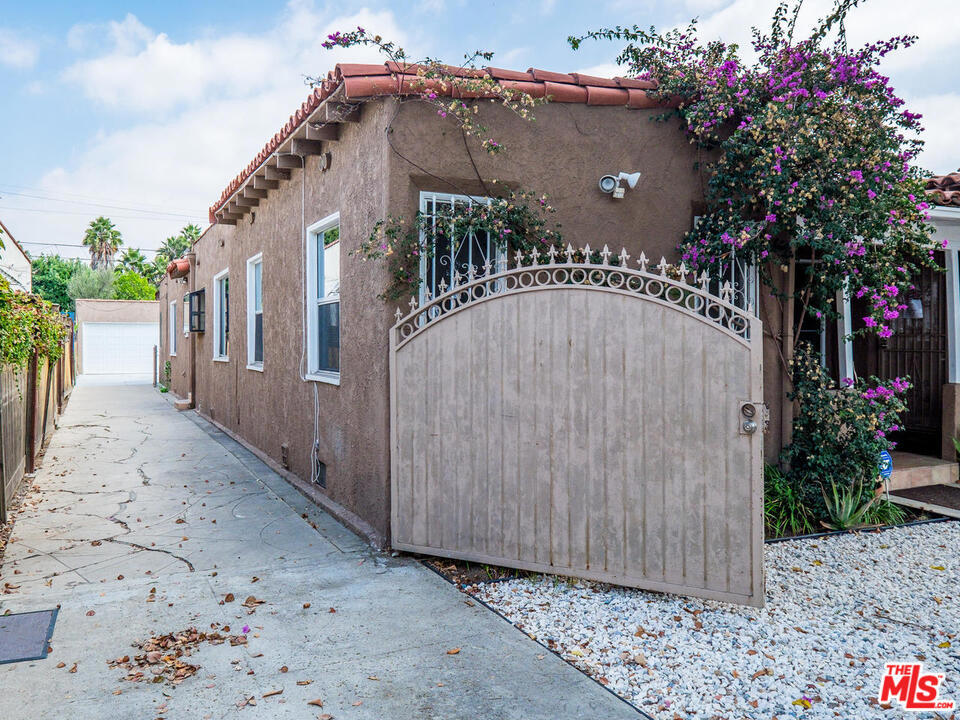 626 N ALTA VISTA