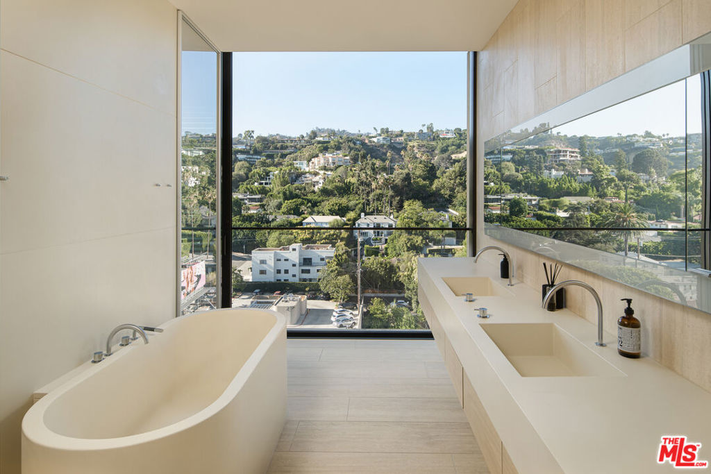 9040 Sunset Boulevard Unit: 1102