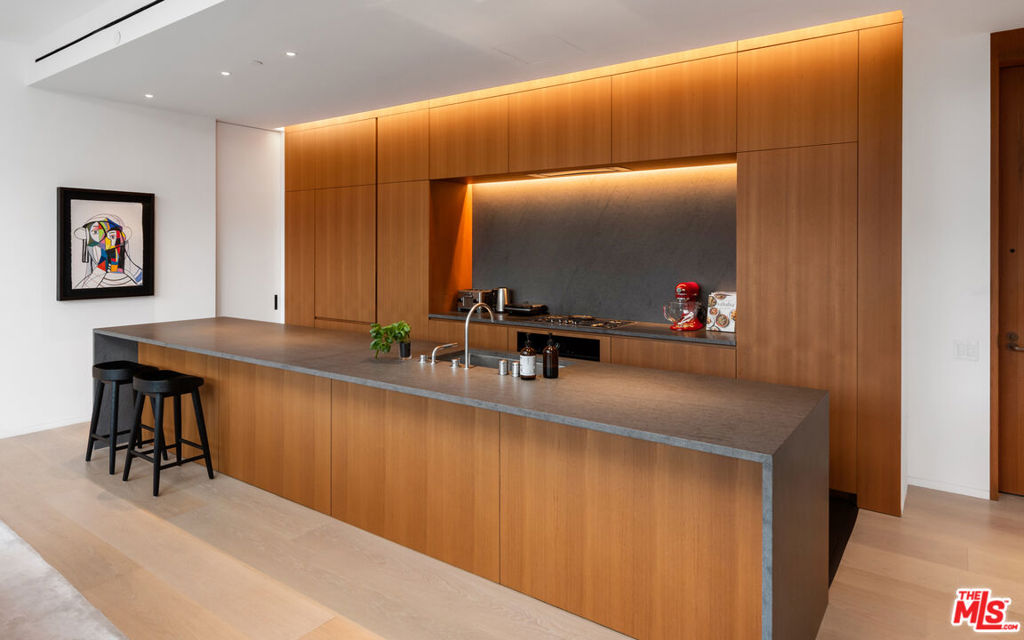 9040 Sunset Boulevard Unit: 1102